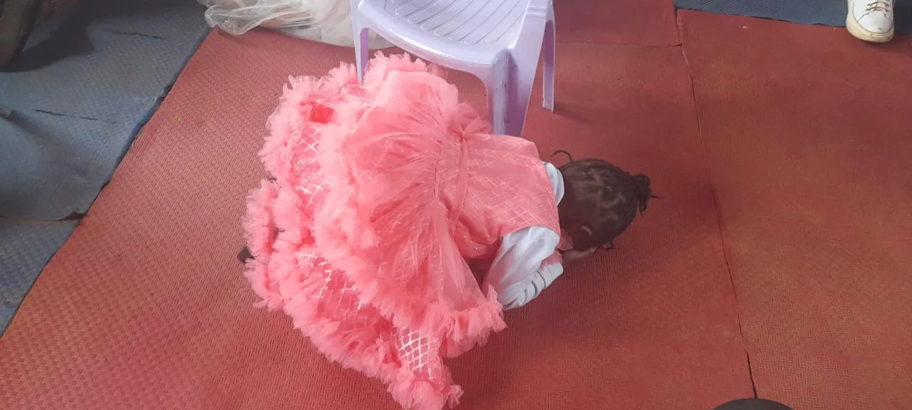 A little princess in worship